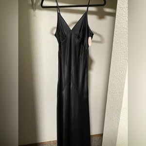 NWT Victoria’s Secret VS 100% silk slip XS- black
